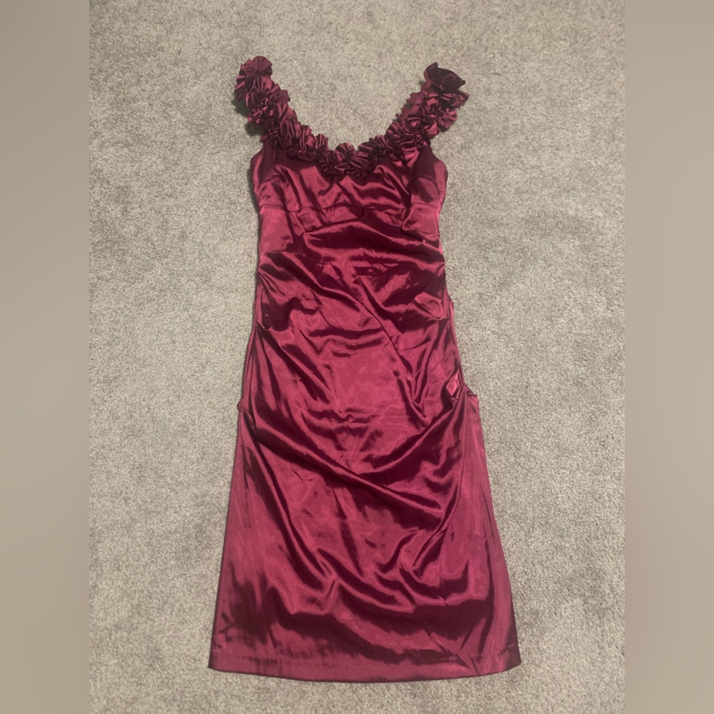 Le Chateau formal dress. Size medium.